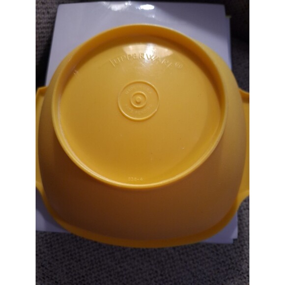 Tupperware 836-4 Servalier 6 cup Bowl Yellow Vintage No Lid‎ - Picture 3 of 4